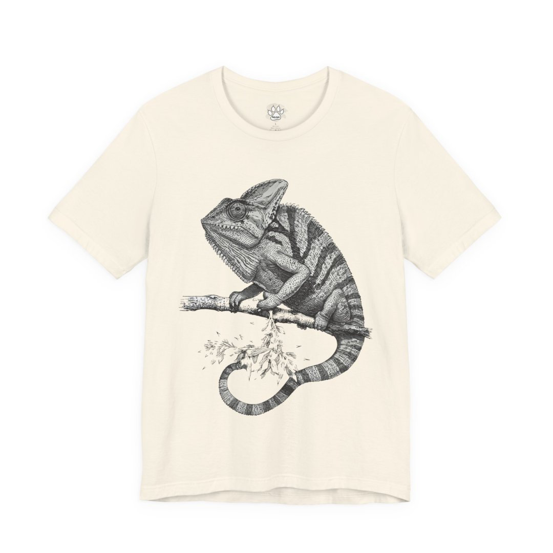 4506333334253051770_2048.jpeg T-shirt with a detailed chameleon illustration on a branch.
