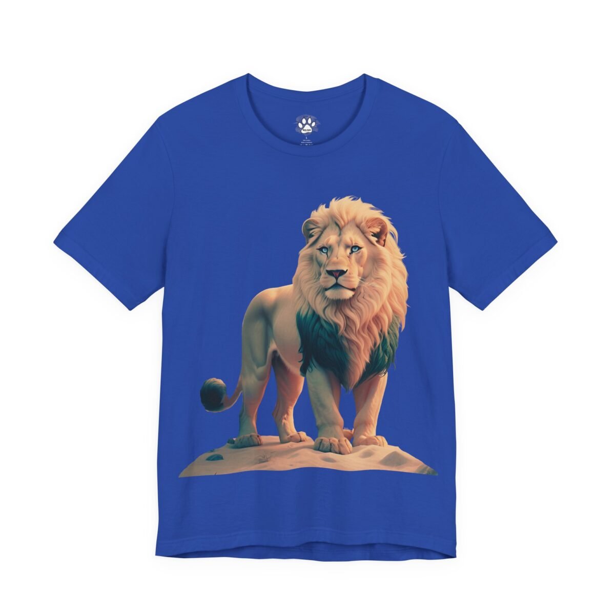 16503905666995218134_2048-1.jpeg Blue t-shirt featuring a white lion with a light mane, green chest fur, and blue eyes, standing on sand.